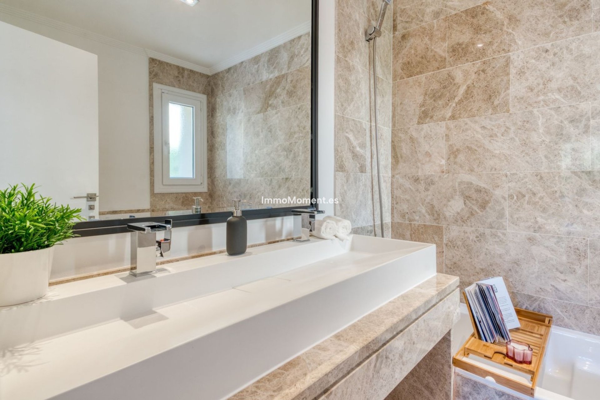 Resale - Villa - Marbella - Santa Clara