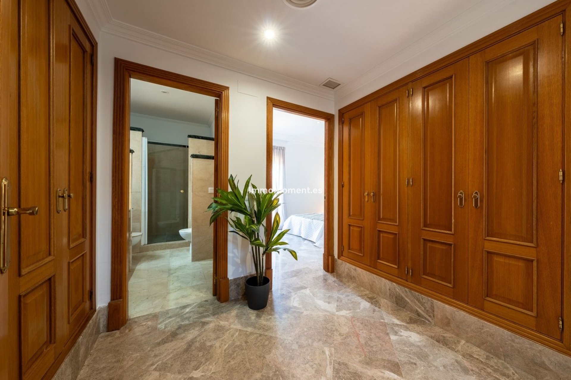 Resale - Villa - Marbella - Santa Clara