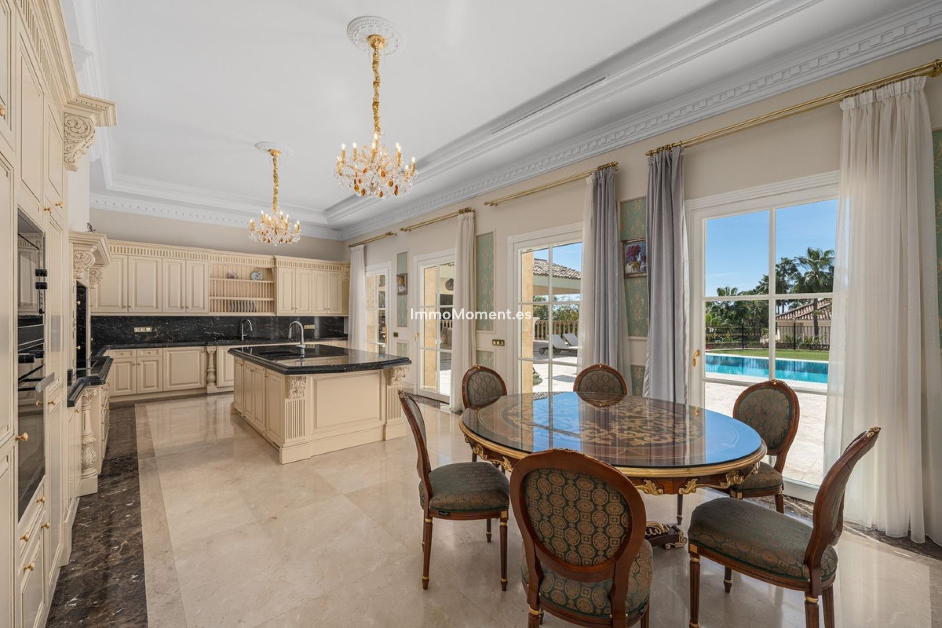 Resale - Villa - Marbella - Sierra Blanca