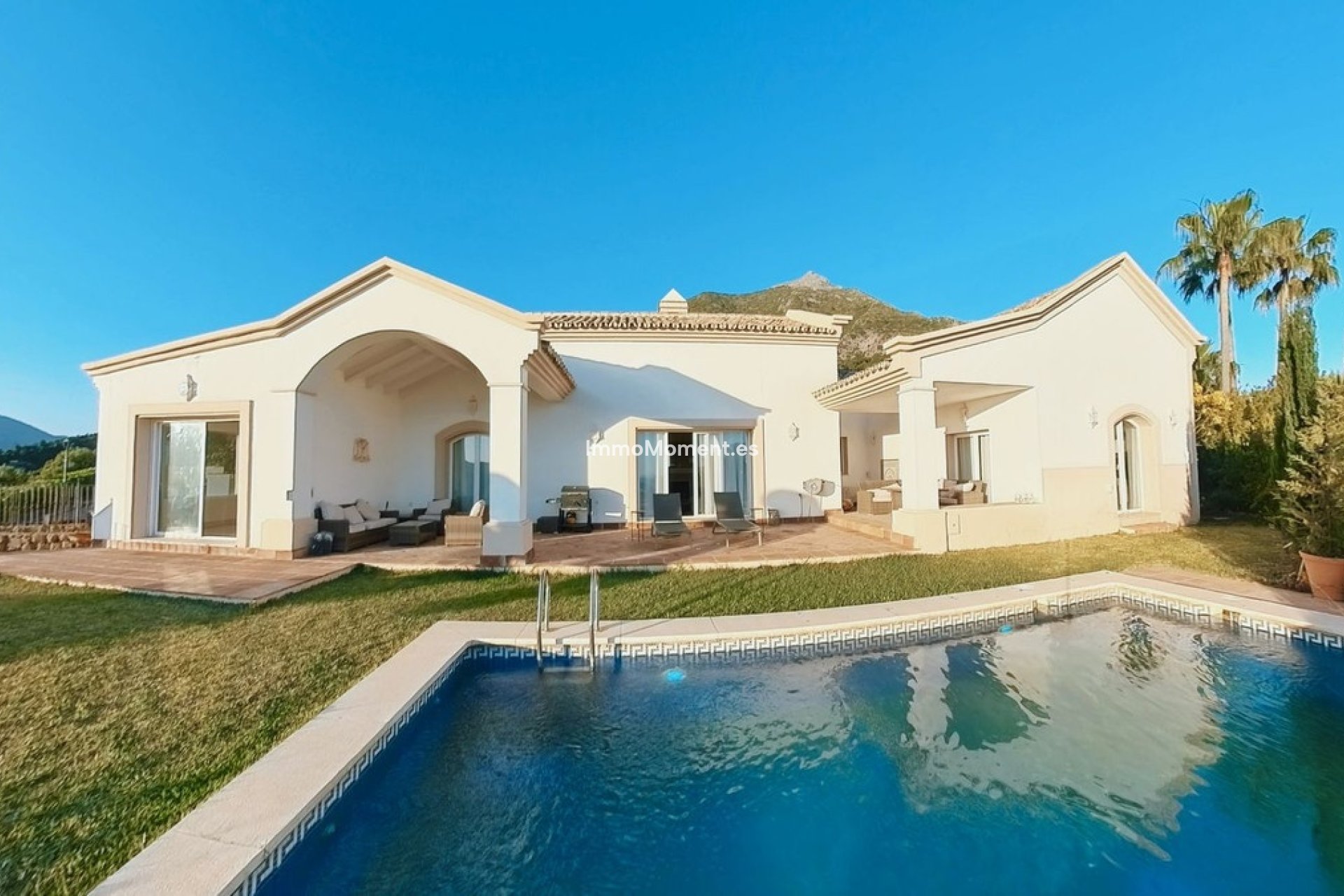 Resale - Villa - Marbella - Sierra Blanca