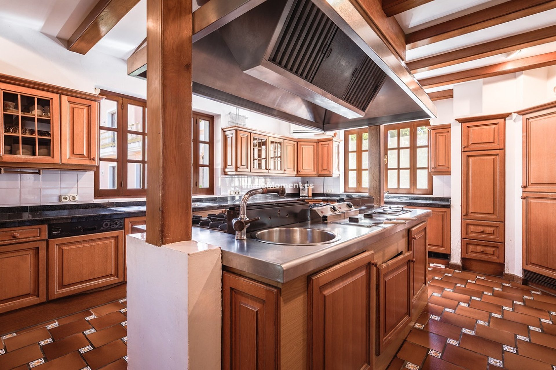 Resale - Villa - Marbella - The Golden Mile