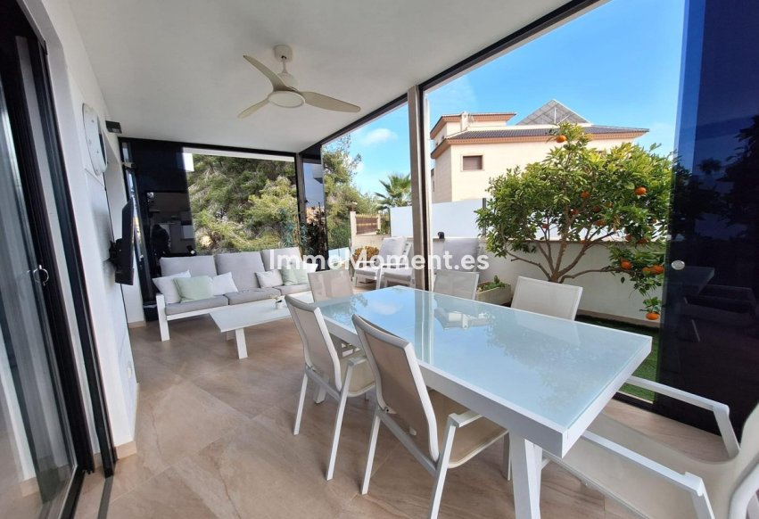 Resale - Villa - Orihuela - Orihuela Costa