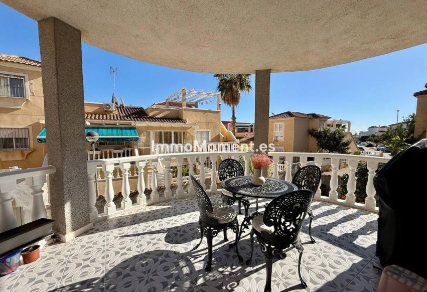 Resale - Villa - Orihuela - Orihuela Costa