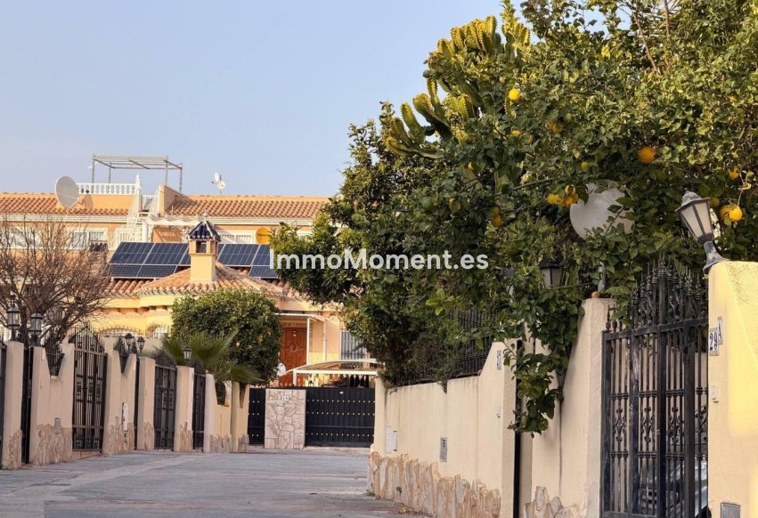 Resale - Villa - Orihuela - Orihuela Costa