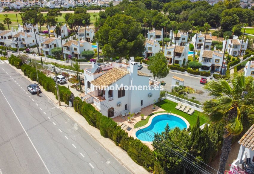Resale - Villa - Orihuela - Villamartin