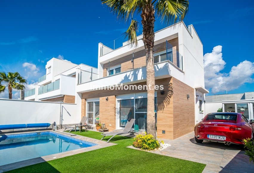 Resale - Villa - Pilar de la Horadada - Pilar de la Horadada Centro