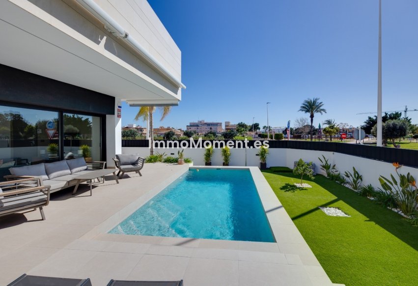 Resale - Villa - Pilar de la Horadada - Pilar de la Horadada Centro