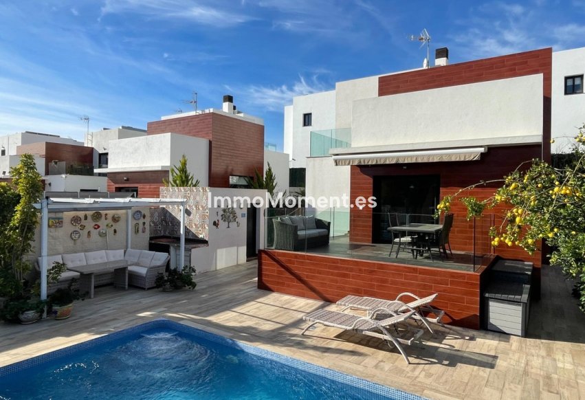 Resale - Villa - Polop - Polop Centro