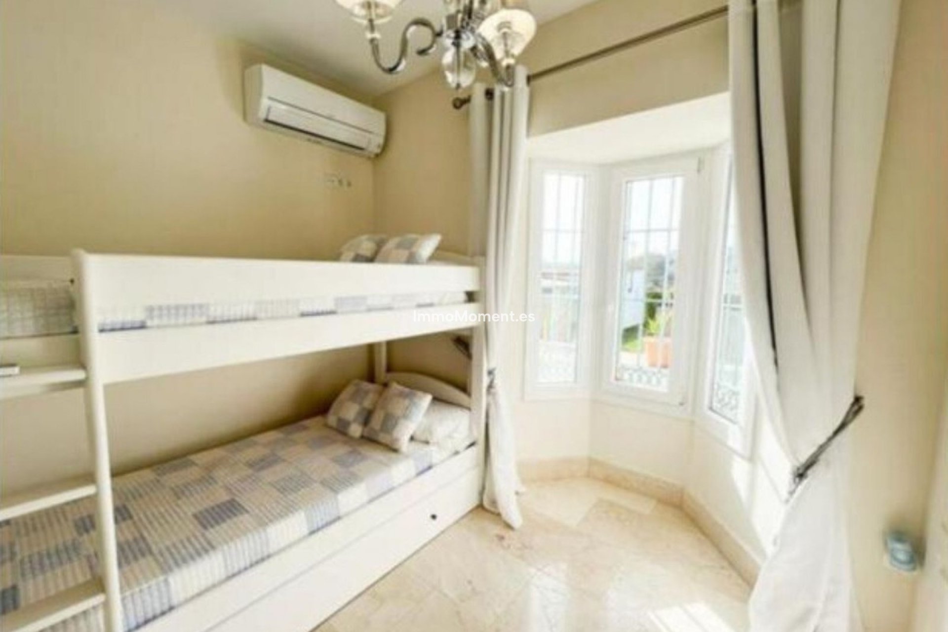 Resale - Villa - Sotogrande - San Roque