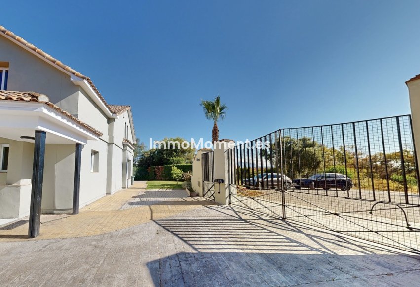 Resale - Villa - Sotogrande - Sotogrande Costa