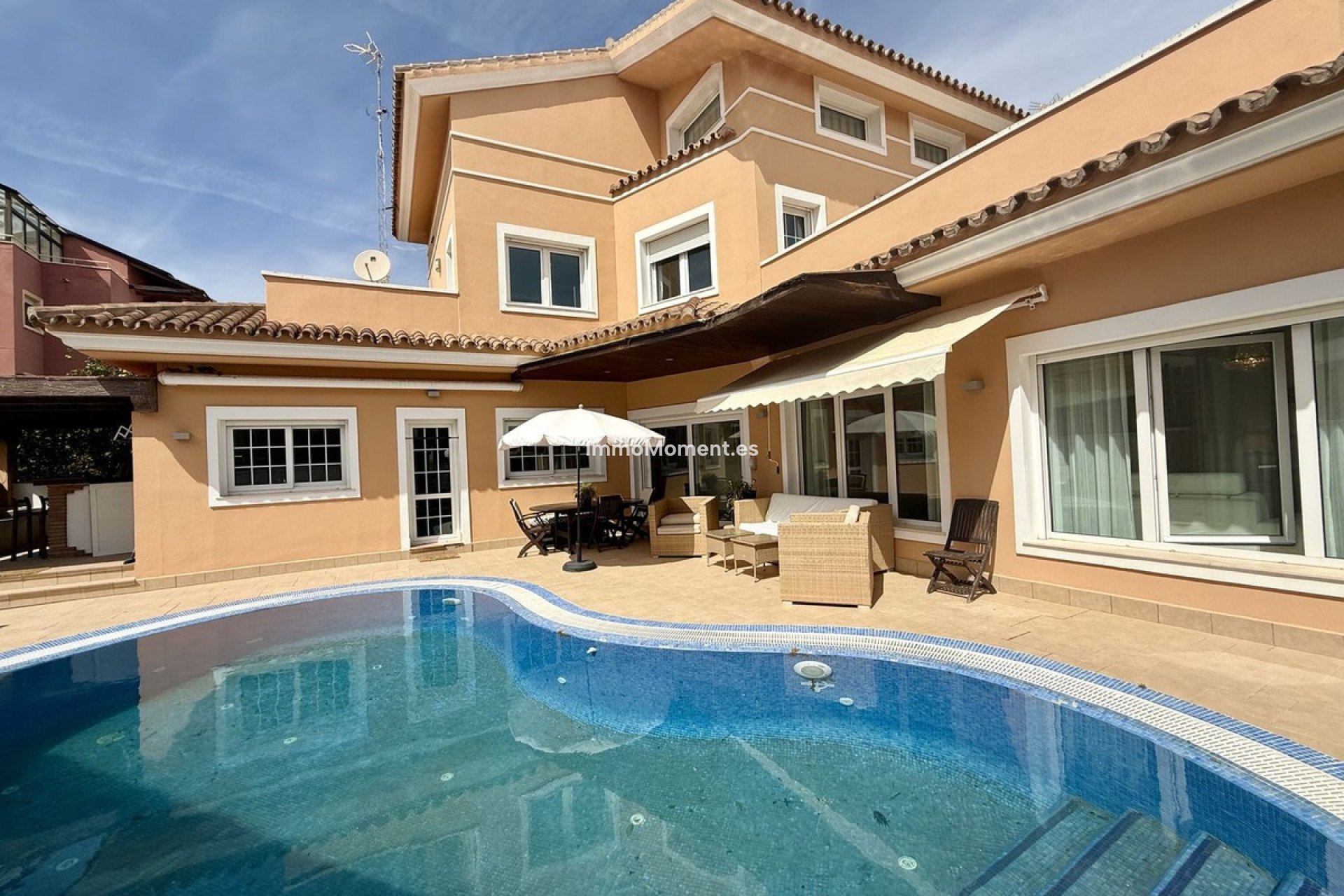 Resale - Villa - Torremolinos - Playamar