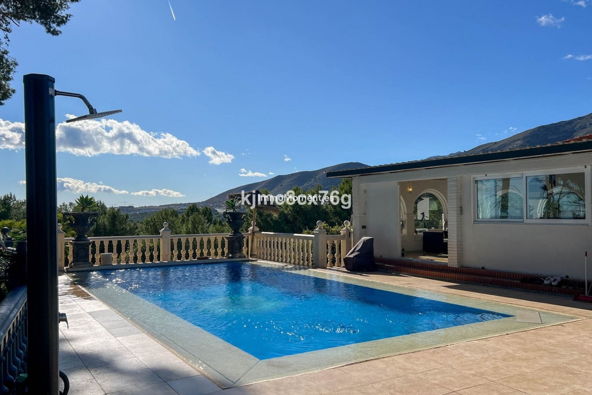 Resale - Villa - Torremolinos