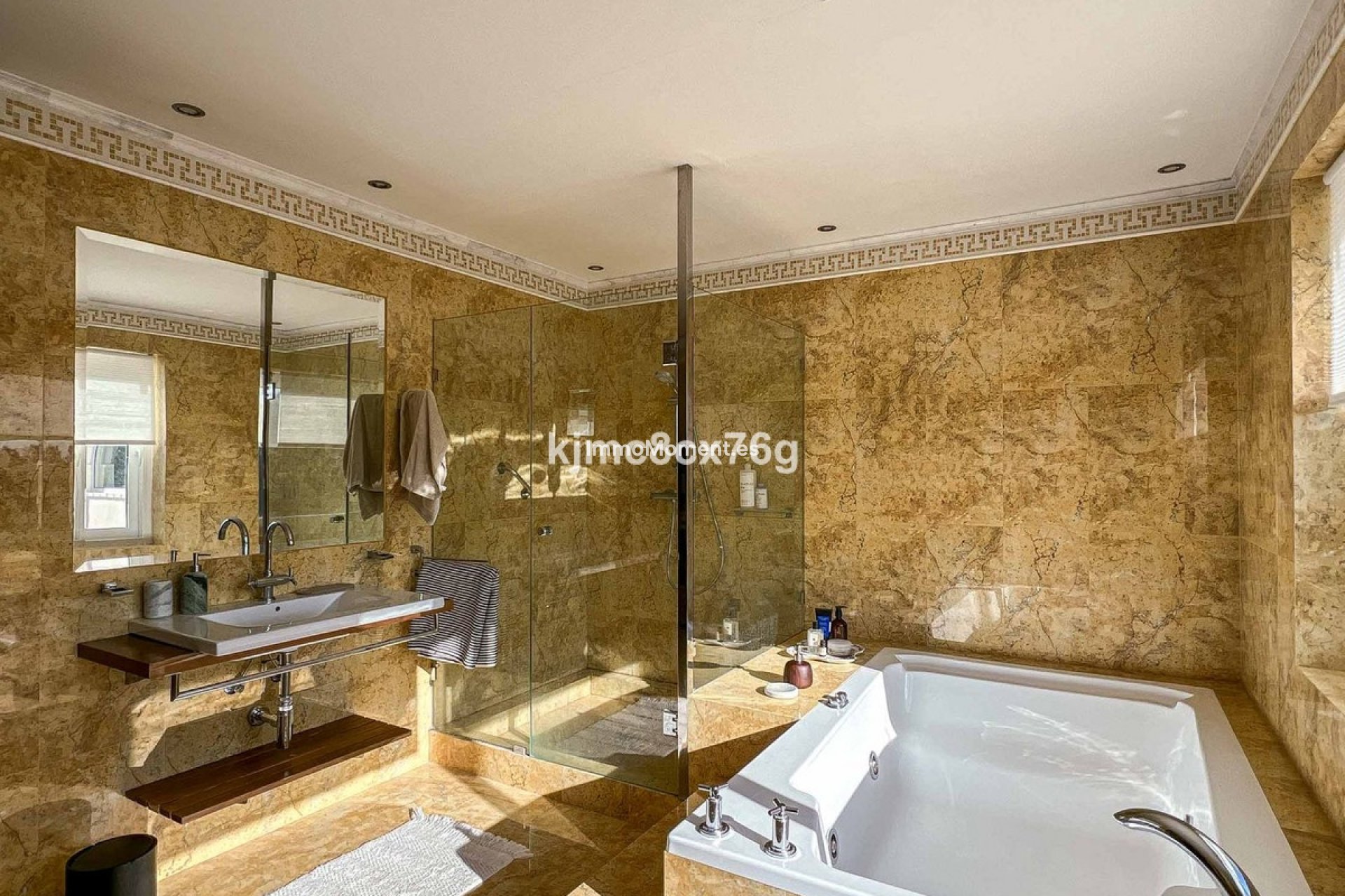 Resale - Villa - Torremolinos