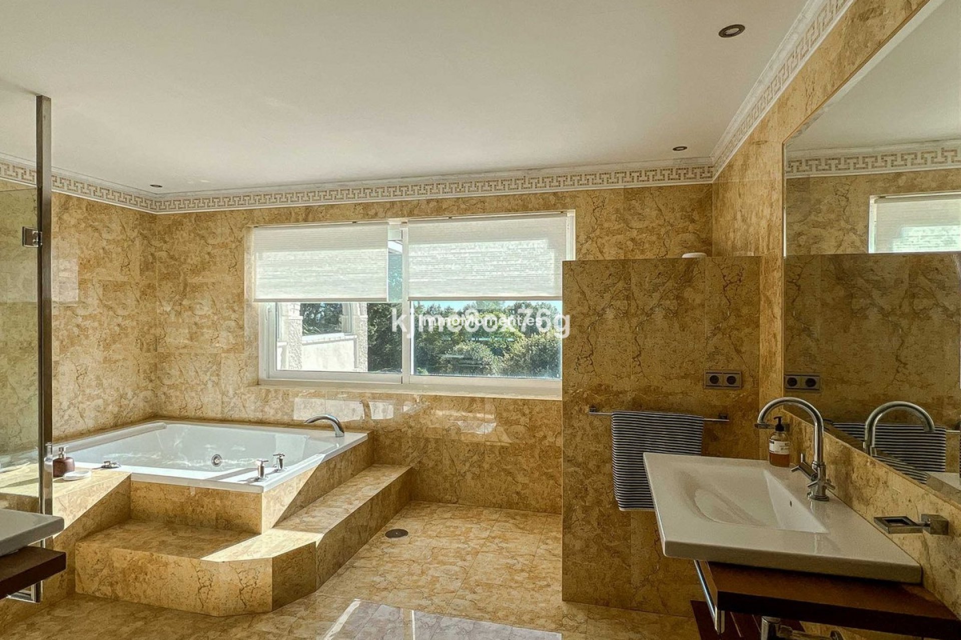 Resale - Villa - Torremolinos