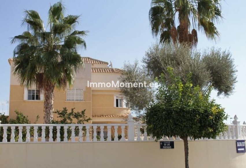 Resale - Villa - Torrevieja - La Siesta
