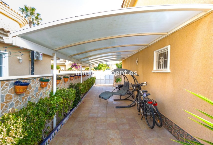 Resale - Villa - Torrevieja - Torrevieja Centro