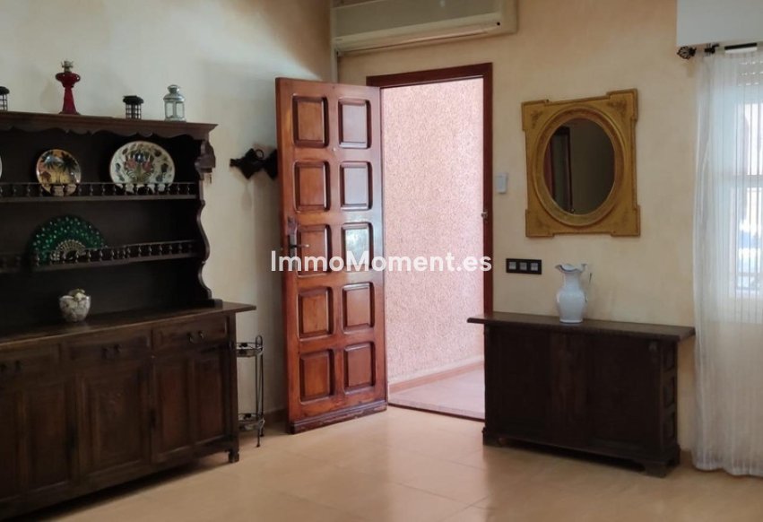 Resale - Villa - Torrevieja - Torrevieja Centro