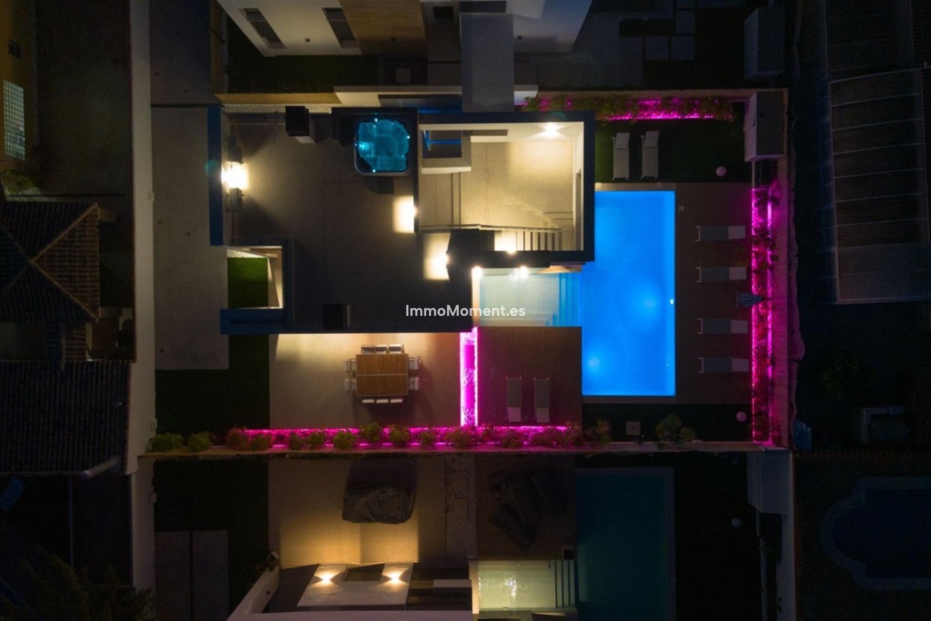 Resale - Villa - Torrevieja - Torrevieja Centro