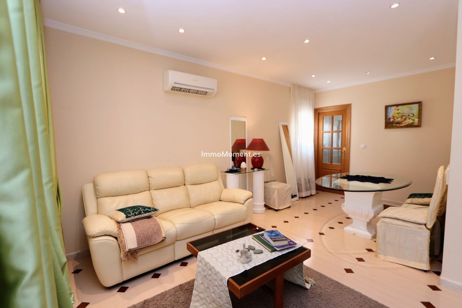 Resale - Villa - Torrevieja - Torrevieja Centro