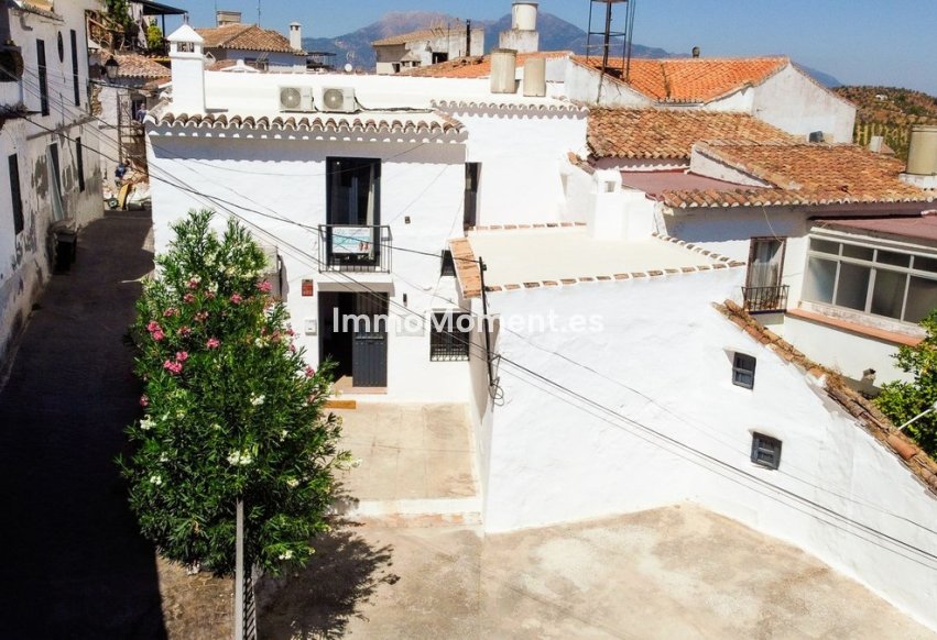 Reventa - Adosado - Interior  - Guaro