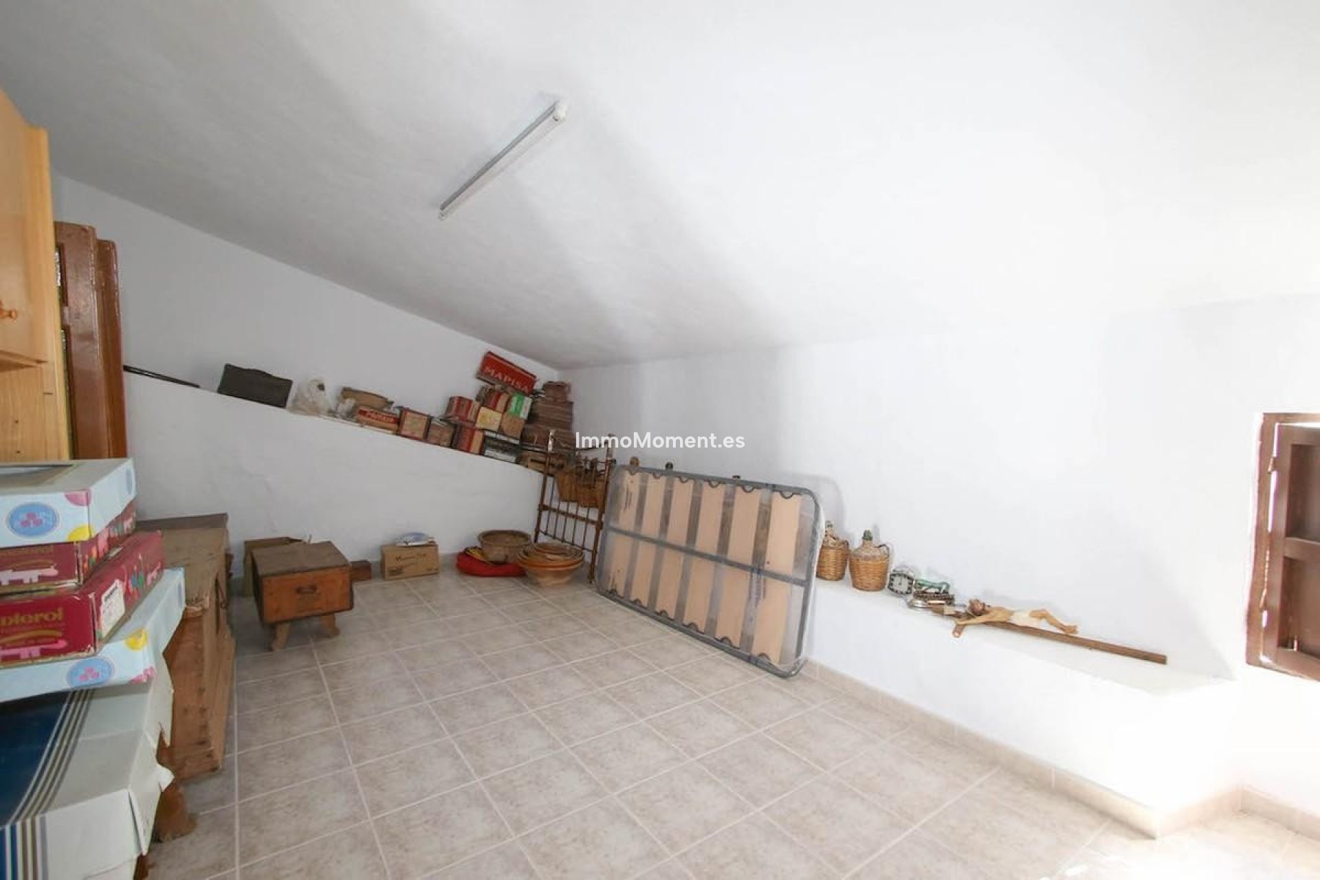 Reventa - Adosado - Interior  - Guaro