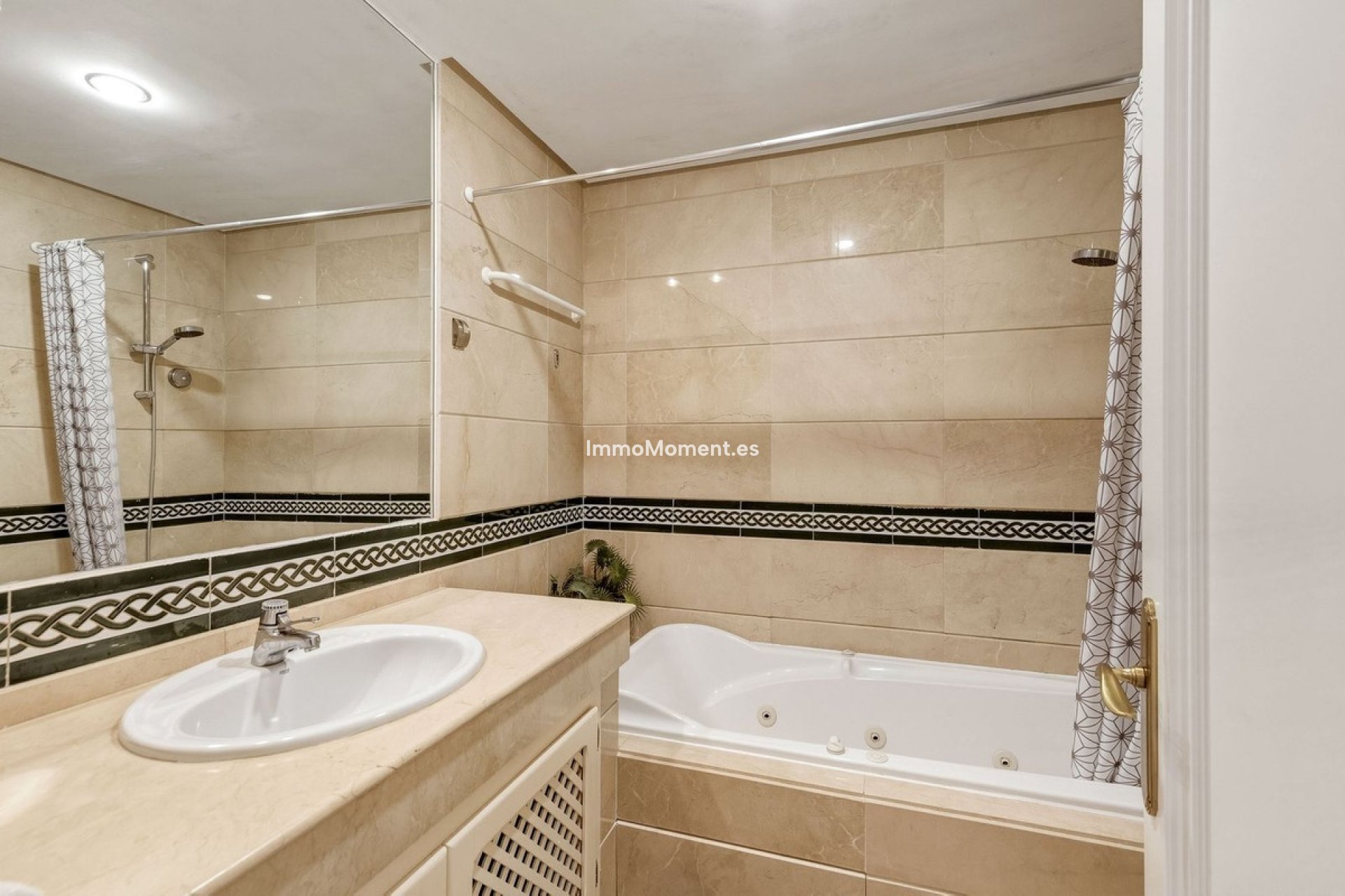 Reventa - Apartamento - Benahavís - Los Arqueros