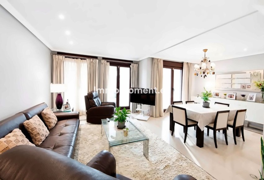Reventa - Apartamento - Benahavís - Los Arqueros