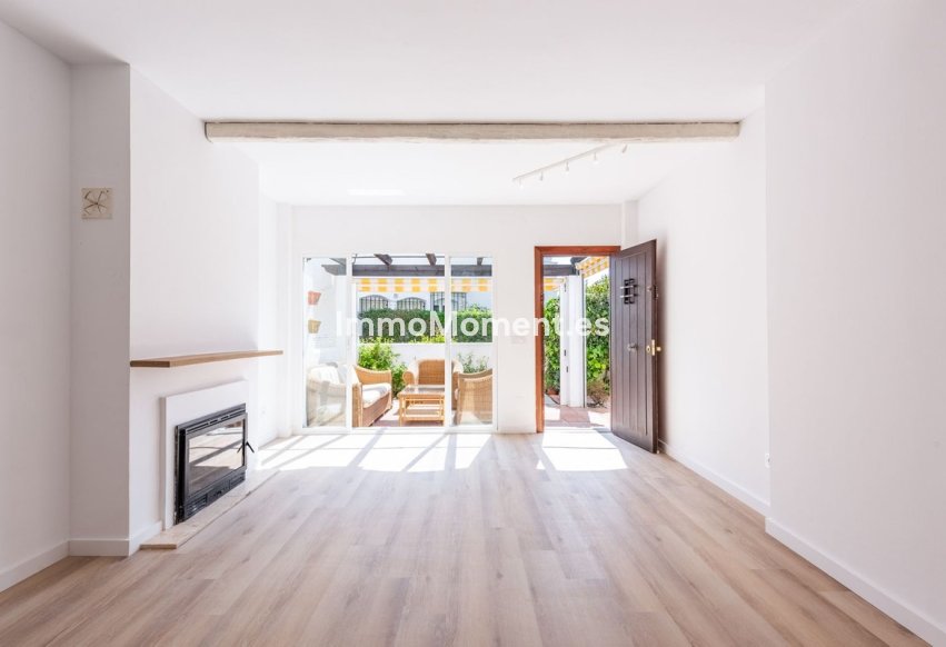 Reventa - Apartamento - Estepona  - Benamara