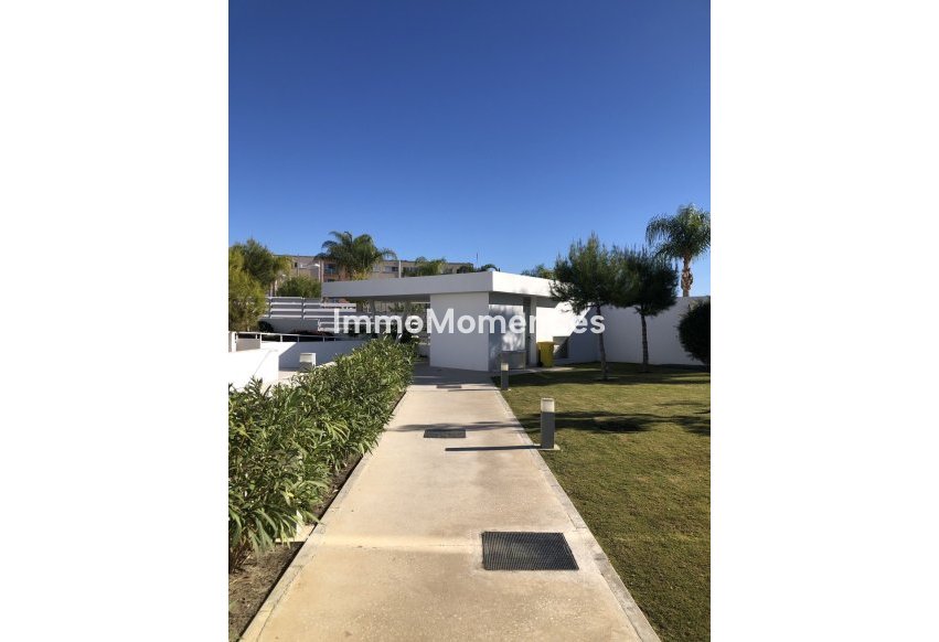 Reventa - Apartamento - Estepona  - Cancelada