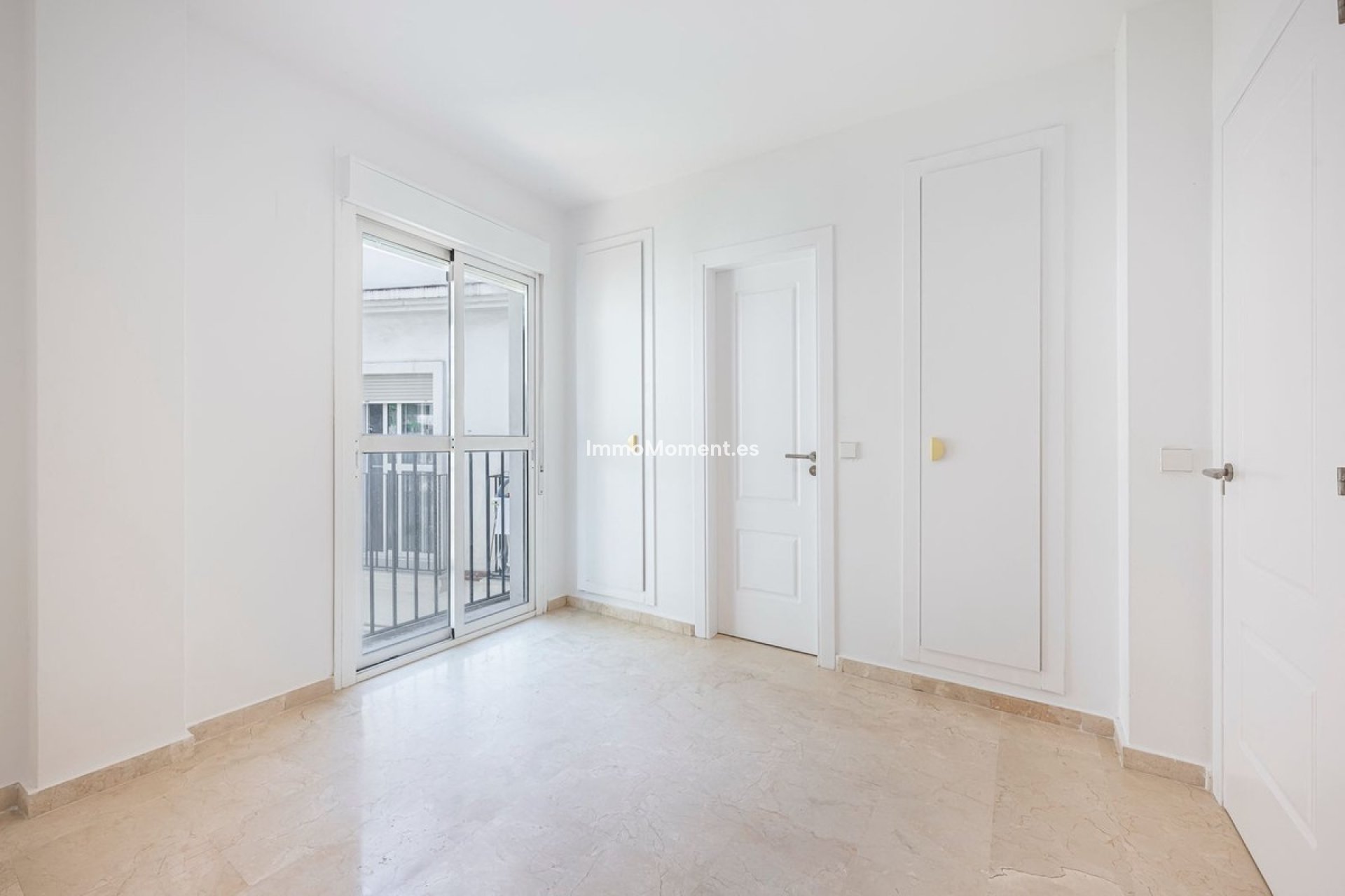Reventa - Apartamento - Estepona  - Cancelada