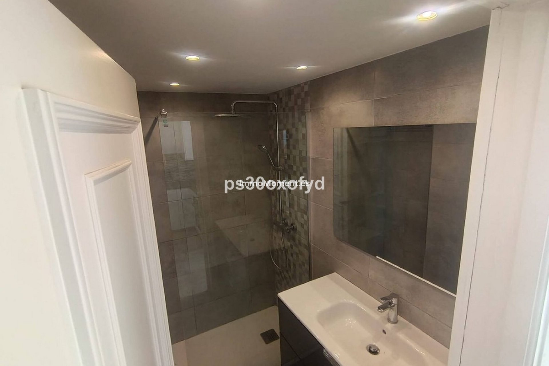 Reventa - Apartamento - Málaga - Dos Hermanas