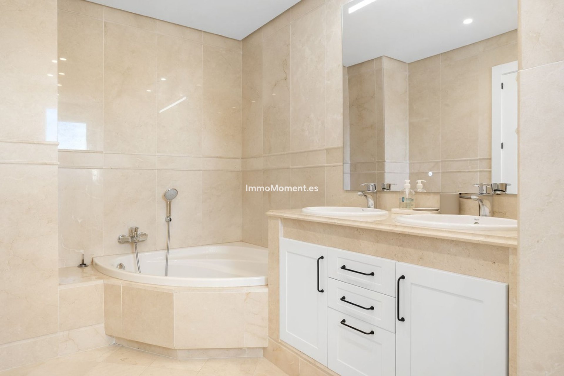 Reventa - Apartamento - Marbella - Nueva Andalucía