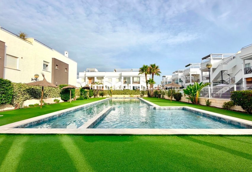 Reventa - Apartamento - Torrevieja - Aguas Nuevas