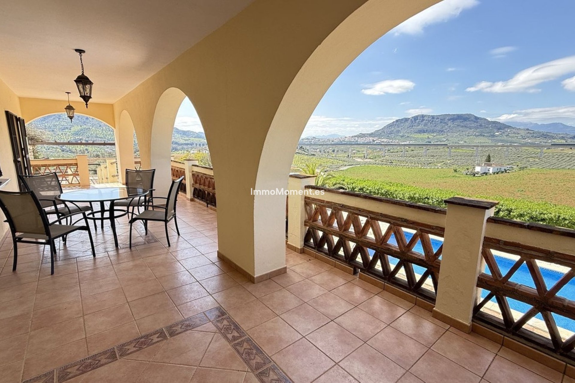 Reventa - Casa de campo - Interior  - Alora