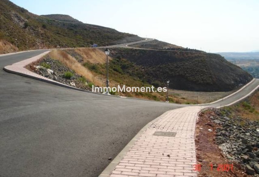 Reventa - Parcela - Interior  - Coín