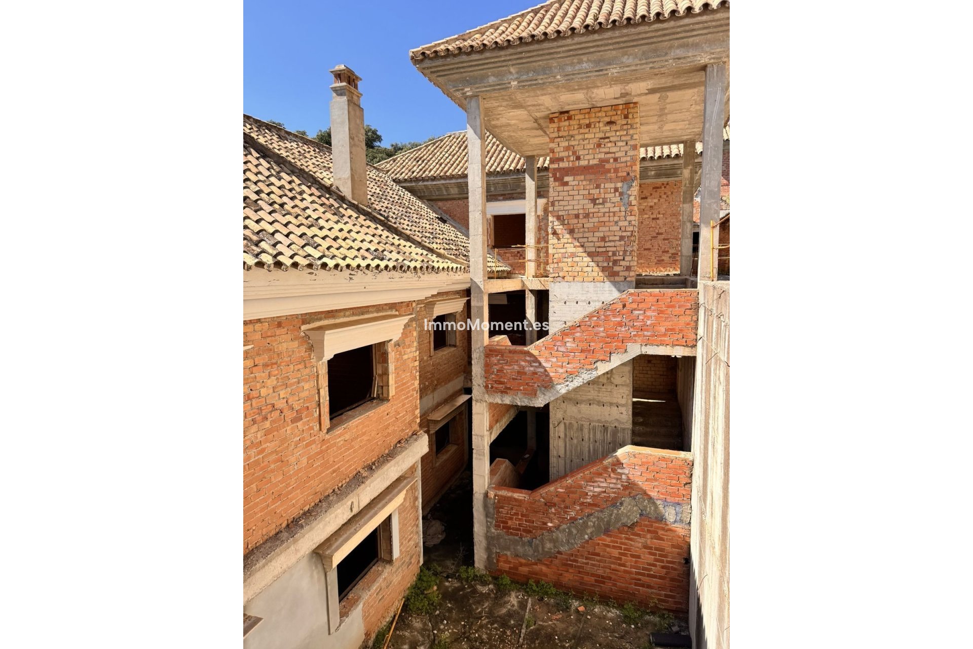 Reventa - Parcela - Interior  - Istán