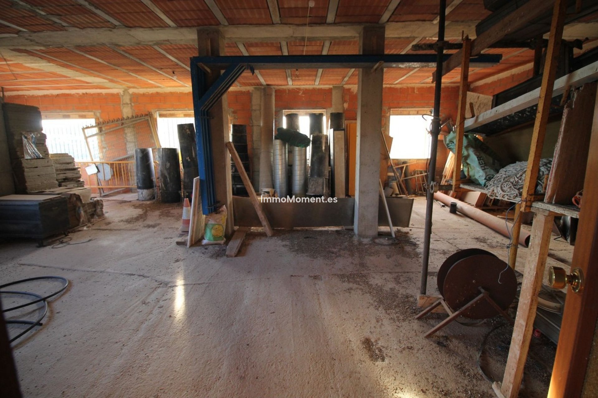 Reventa - Terreno - Interior  - Alora