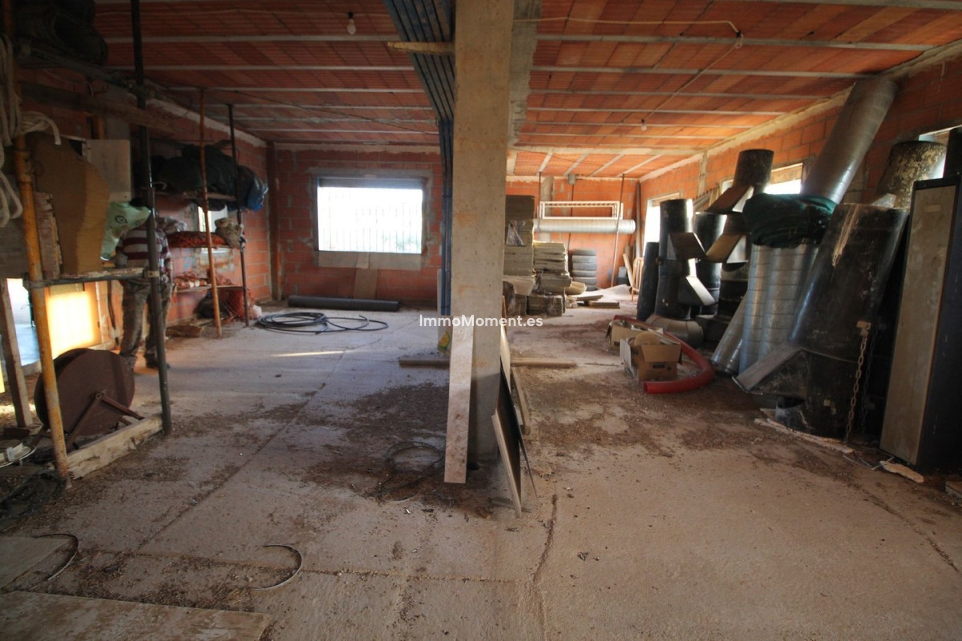 Reventa - Terreno - Interior  - Alora