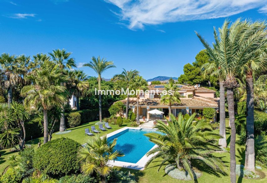 Reventa - Villa - Estepona  - Benamara