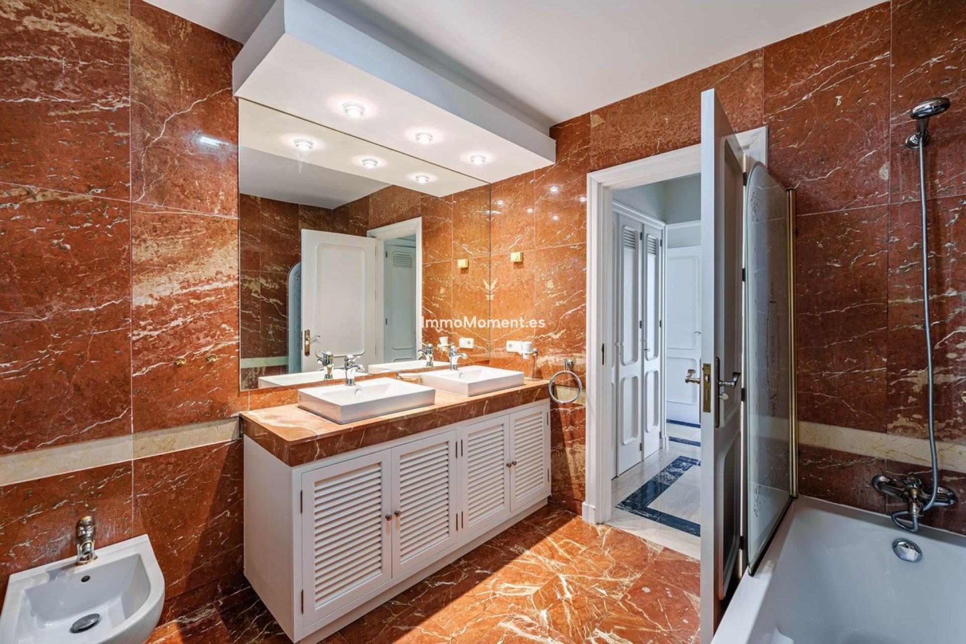 Reventa - Villa - Estepona  - Benamara