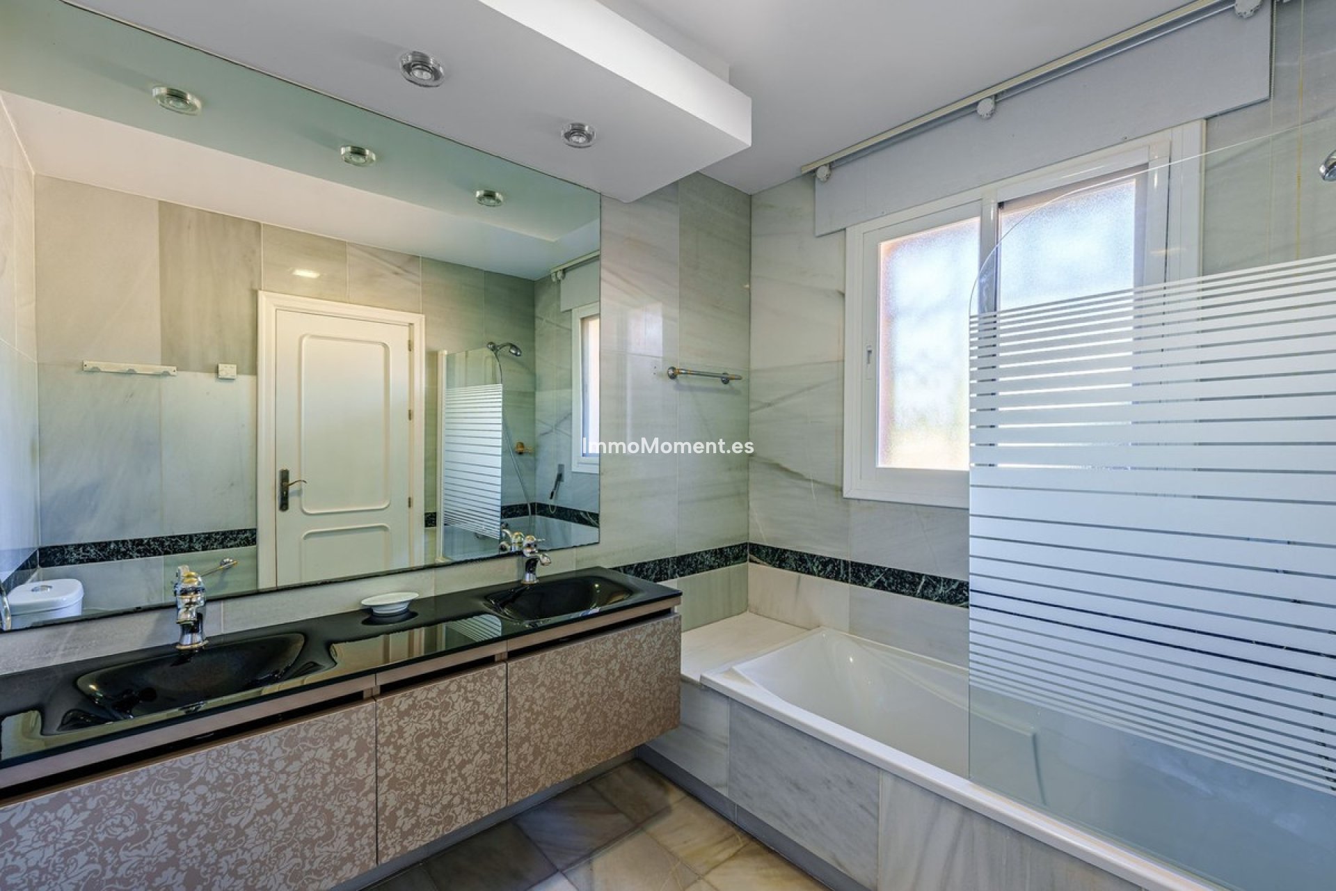 Reventa - Villa - Estepona  - Benamara