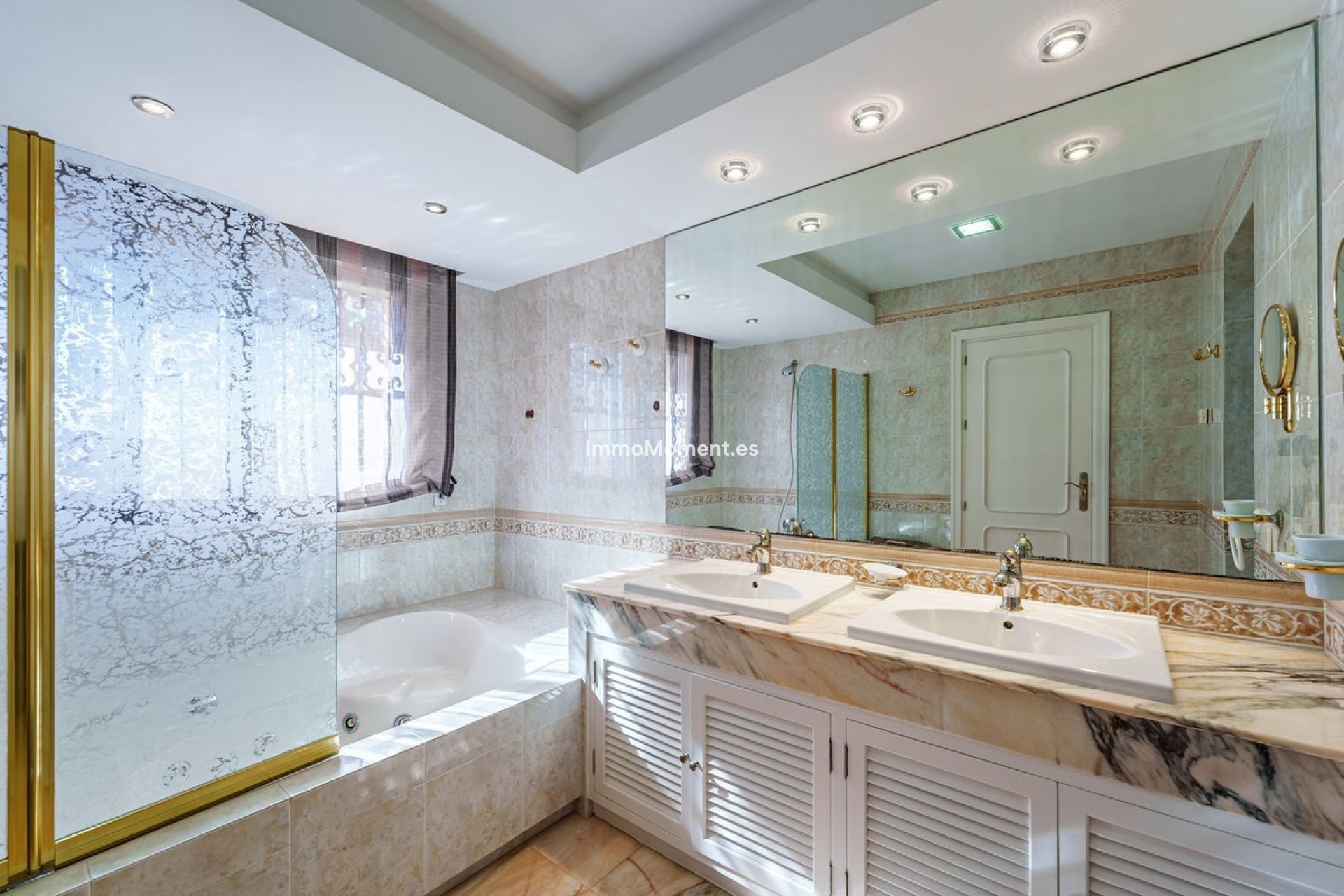 Reventa - Villa - Estepona  - Benamara