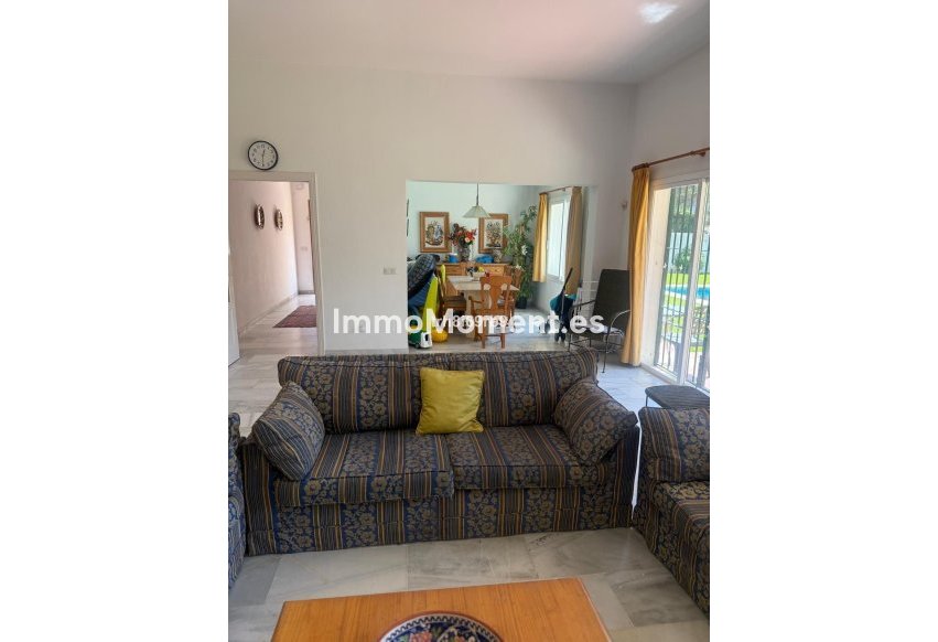 Reventa - Villa - Estepona  - Benamara