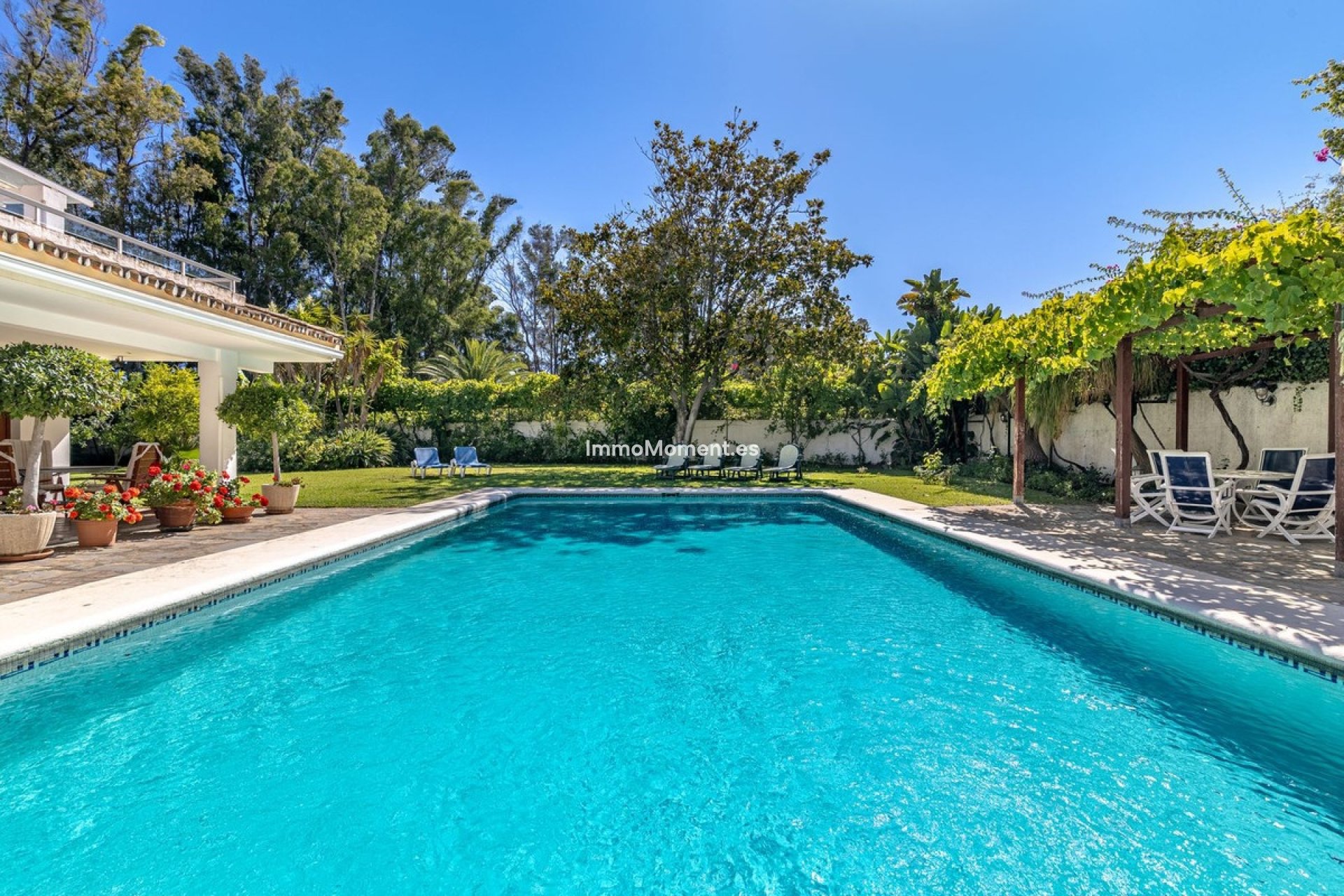 Reventa - Villa - Estepona  - Cancelada