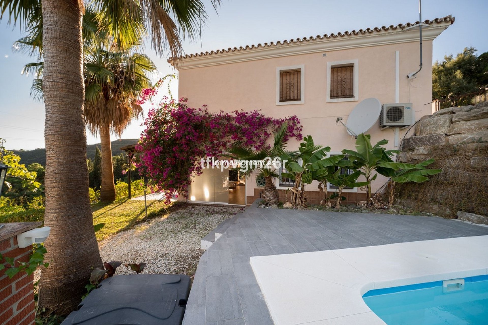 Reventa - Villa - Estepona  - Estepona Centro