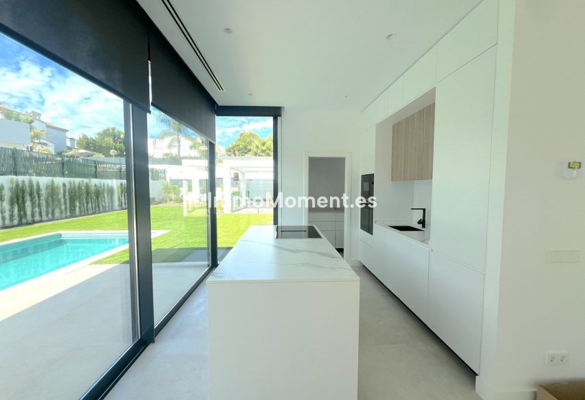 Reventa - Villa - Estepona  - New Golden Mile