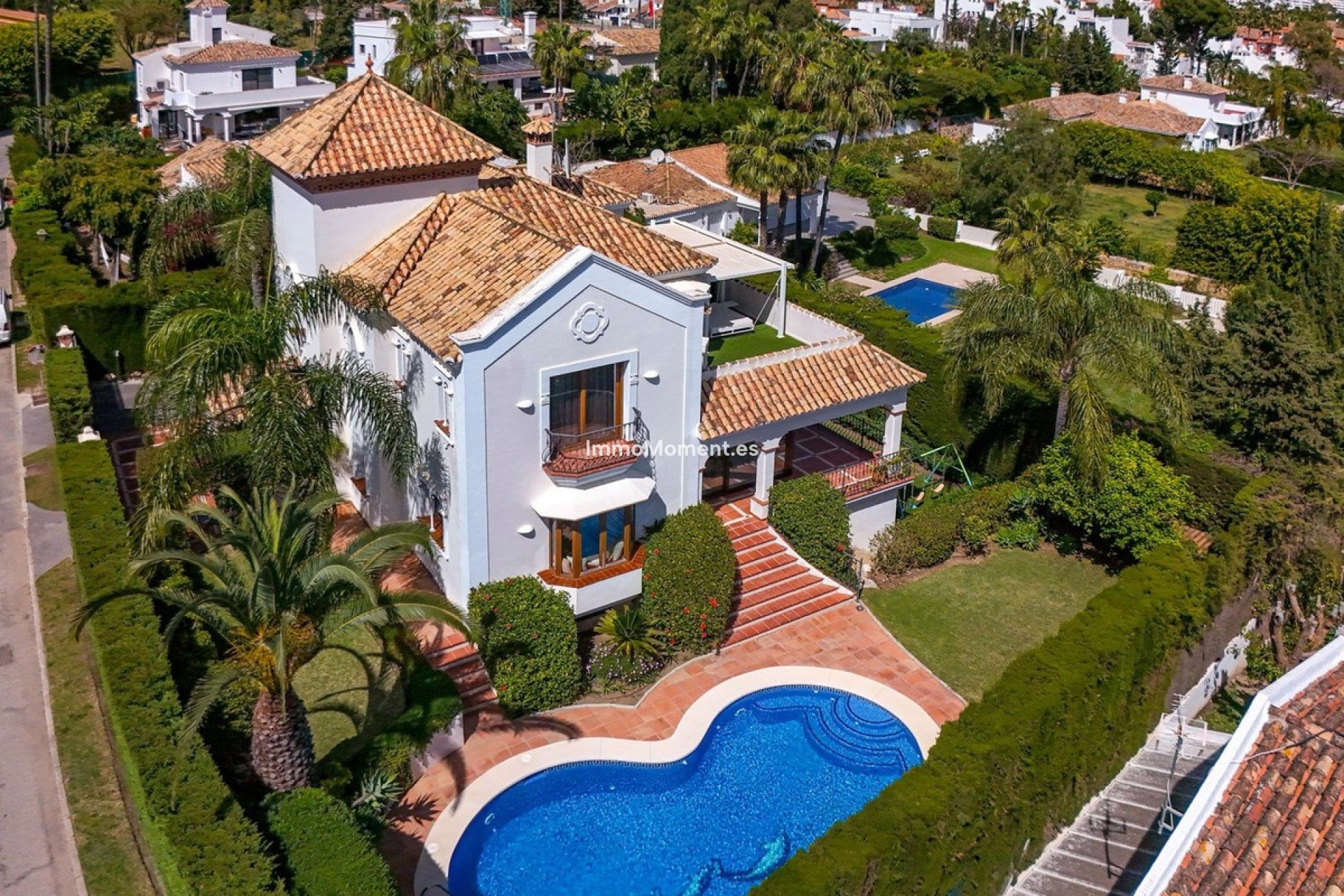 Reventa - Villa independiente - Estepona  - Atalaya