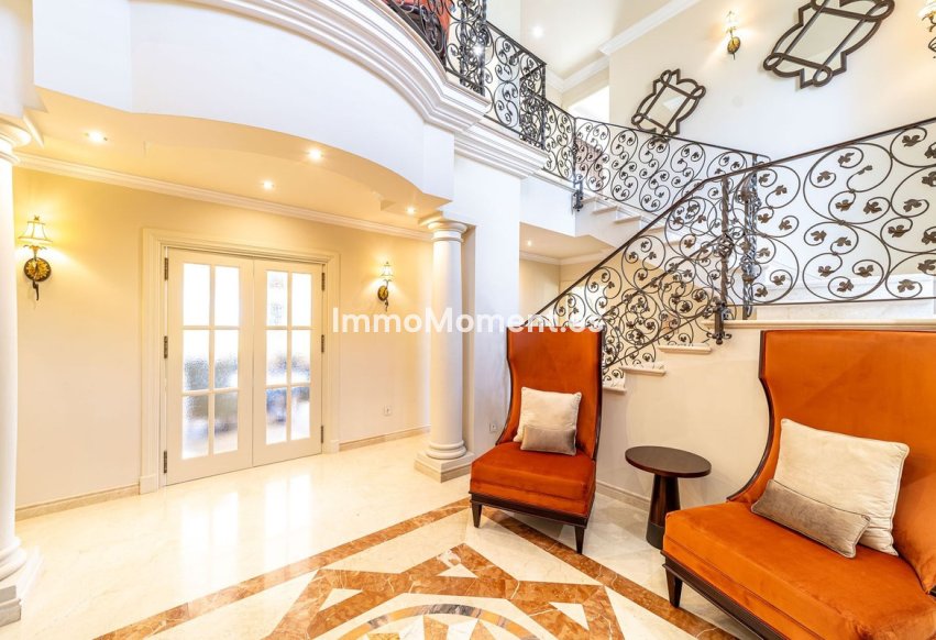 Reventa - Villa independiente - Estepona  - Atalaya