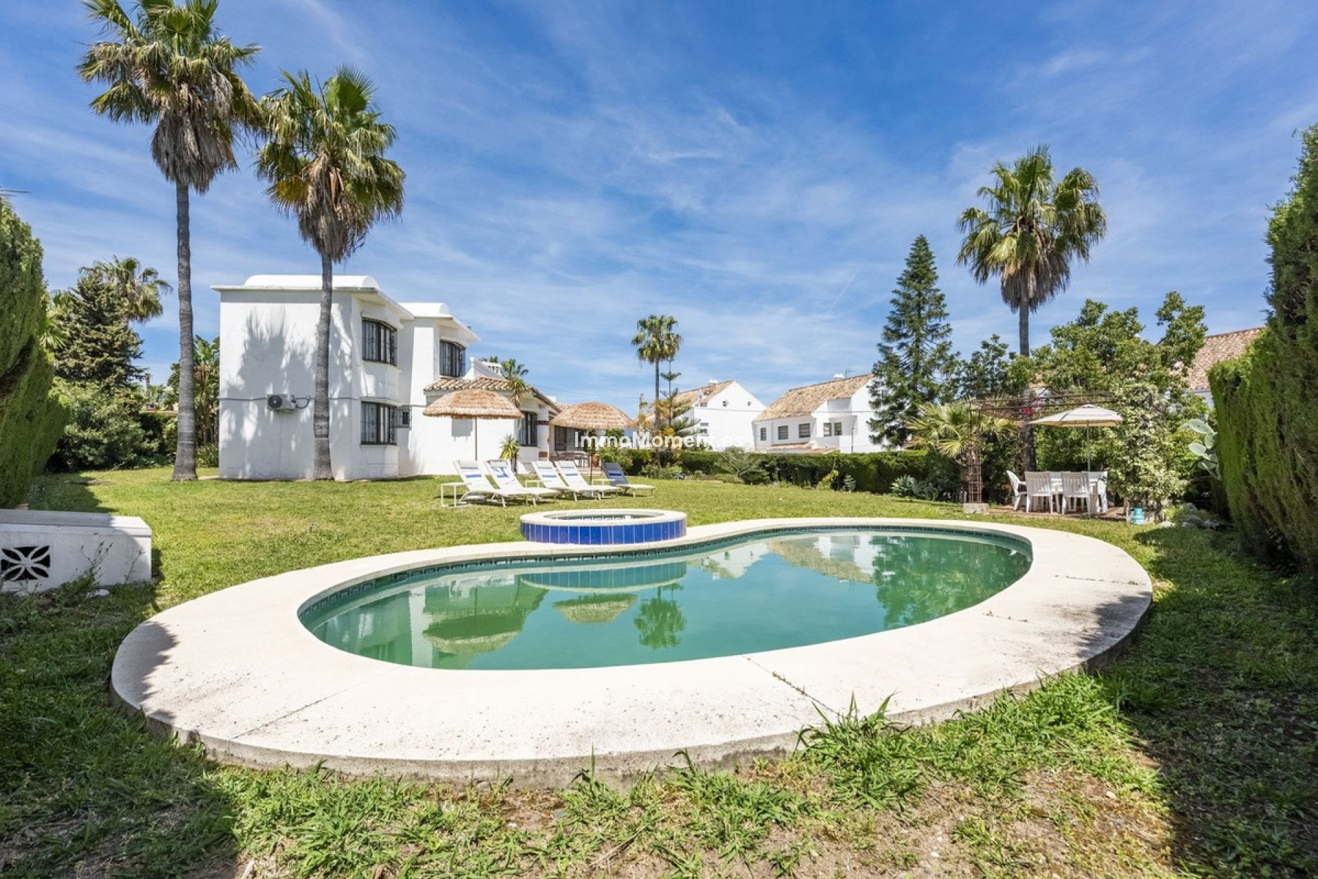 Reventa - Villa independiente - Estepona  - Atalaya
