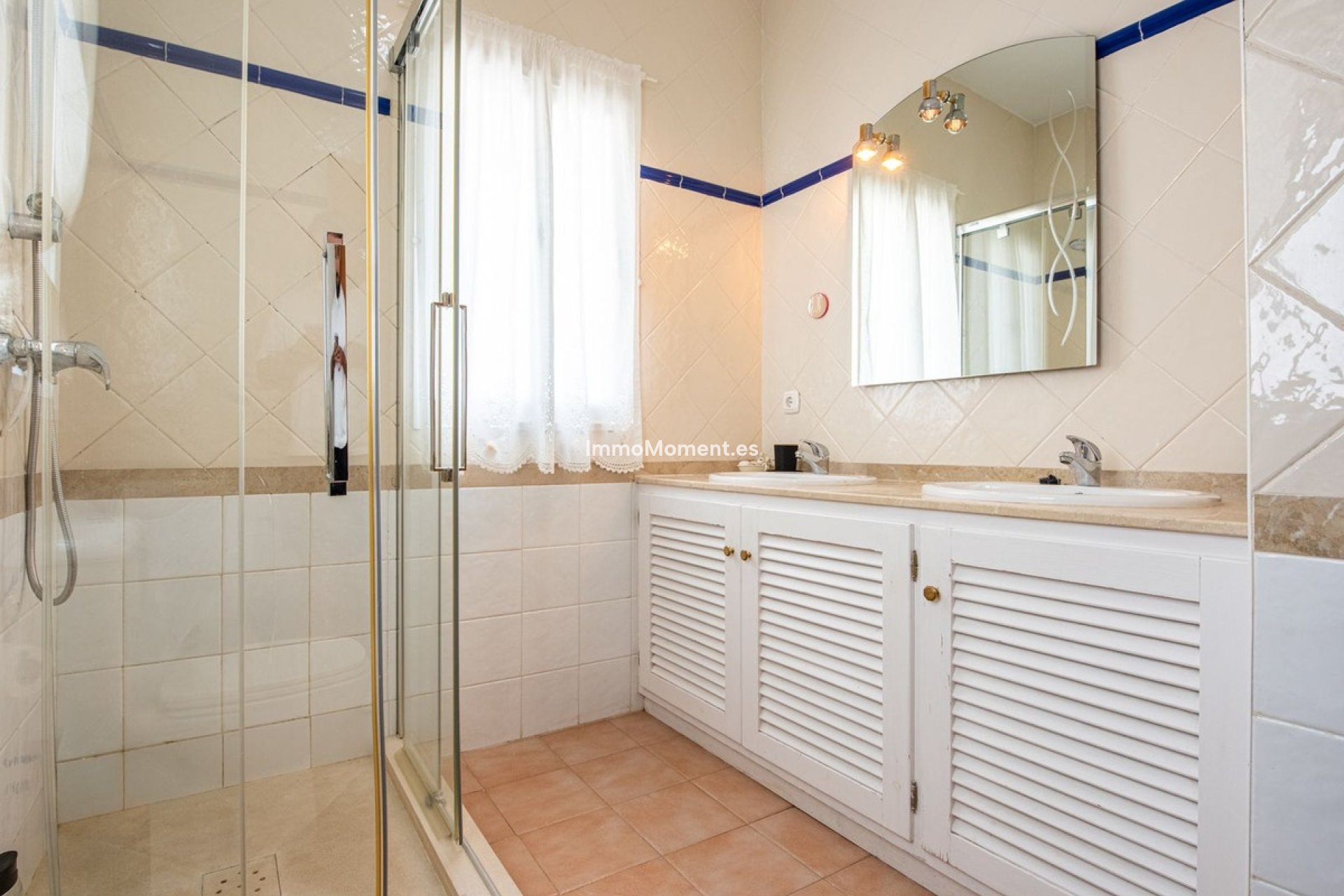 Reventa - Villa independiente - Estepona  - Atalaya